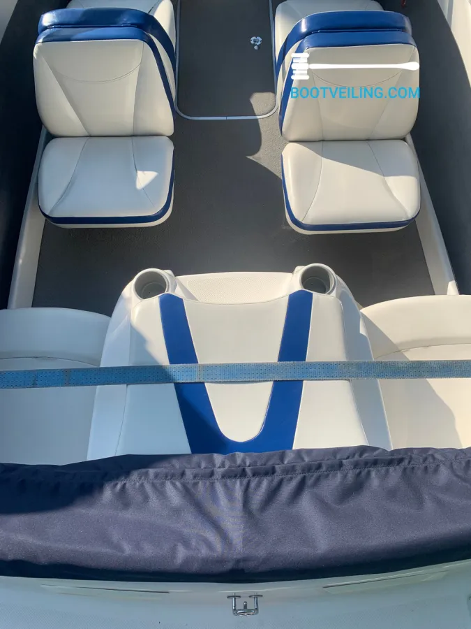 Polyester Speedboat Bayliner 185 Bow Rider