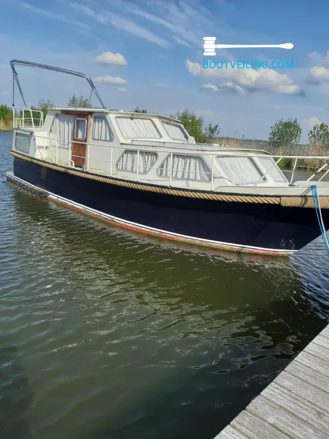 Steel Motorboat Cascaruda 1050