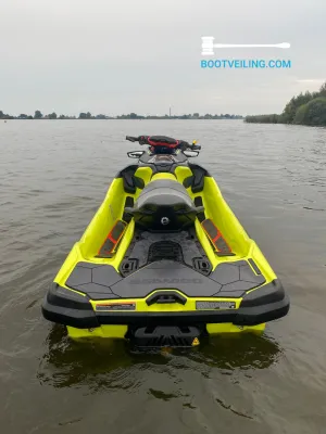 Polyester Jetski - Waterscooter Sea-Doo RXT-X 300 Photo 2