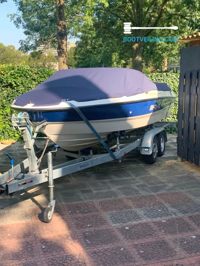 Polyester Speedboat Bayliner 185 Bow Rider