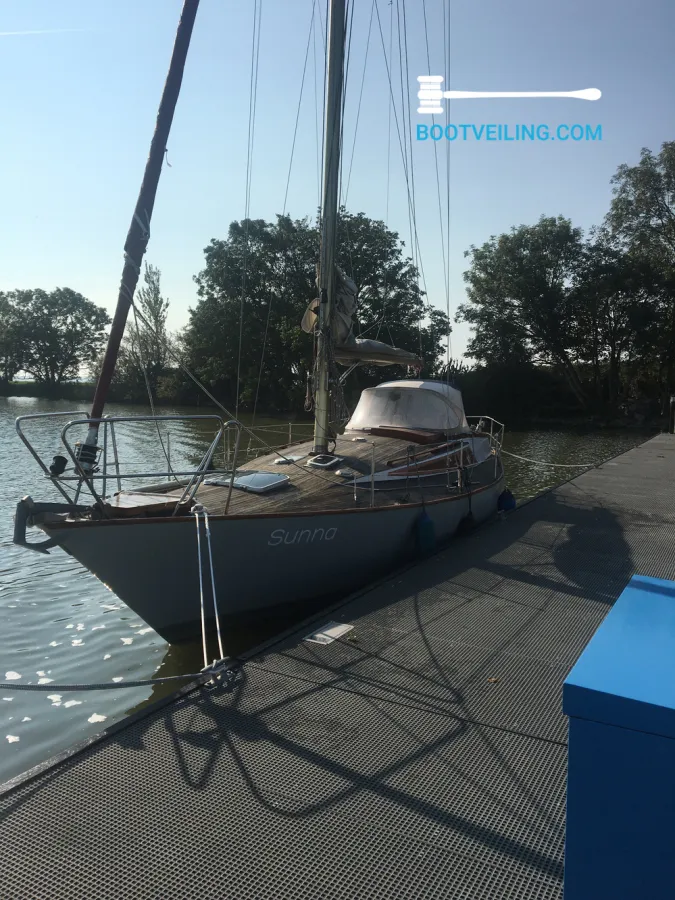 Polyester Sailboat One Off 35