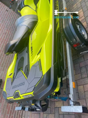 Polyester Jetski - Waterscooter Sea-Doo RXT-X 300 Photo 12