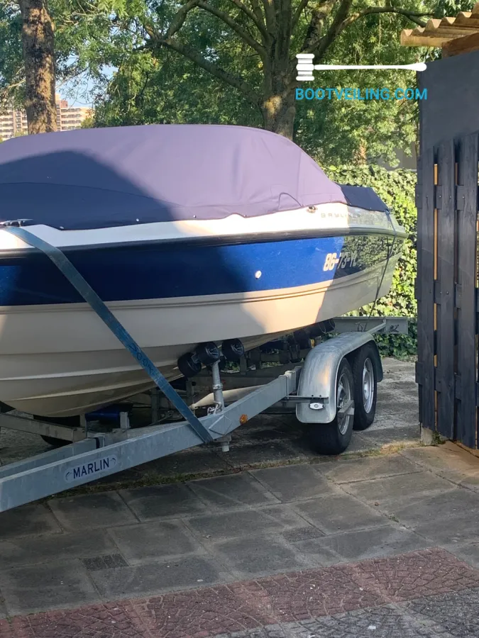 Polyester Speedboat Bayliner 185 Bow Rider