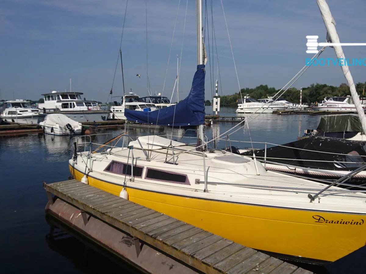 Polyester Sailboat Dehler Delanta 75