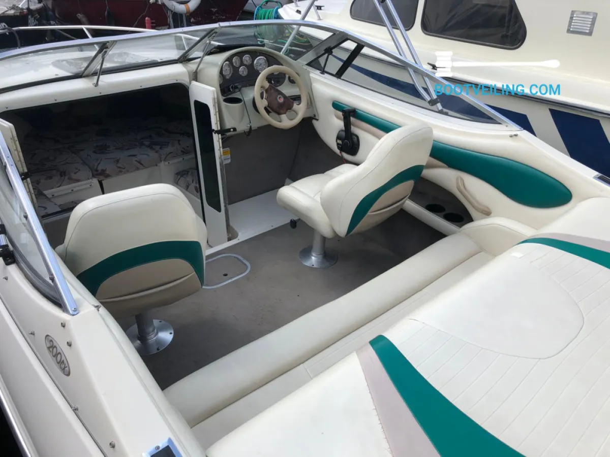 Polyester Speedboat Stingray 200CS