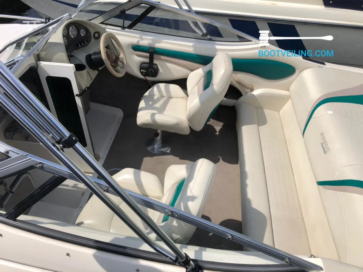 Polyester Speedboat Stingray 200CS