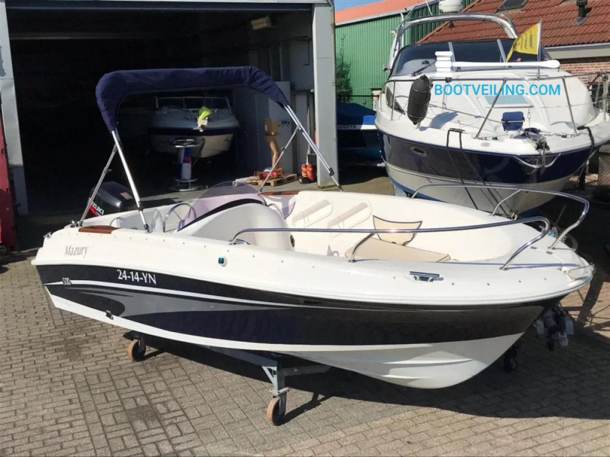 Polyester Console boat Mazury 500 Open