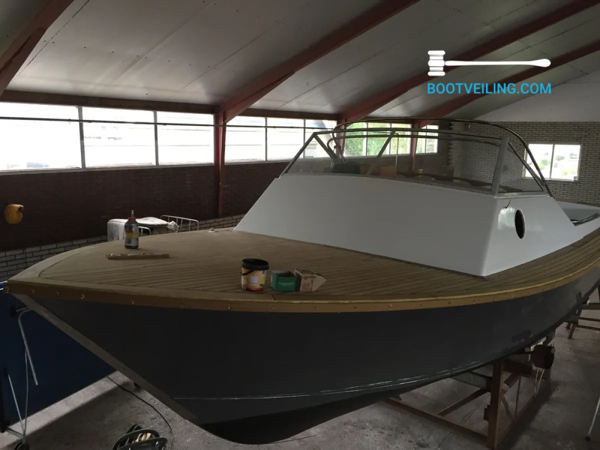 Wood Motorboat Chris Craft Cutlass 26 Cavalier