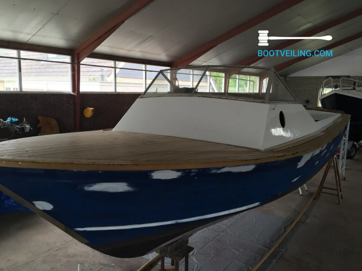 Wood Motorboat Chris Craft Cutlass 26 Cavalier