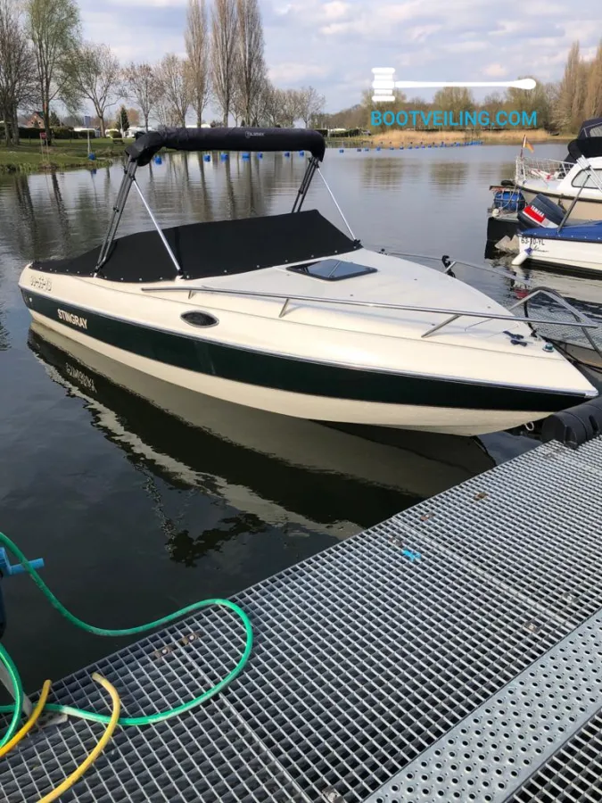 Polyester Speedboat Stingray 200CS