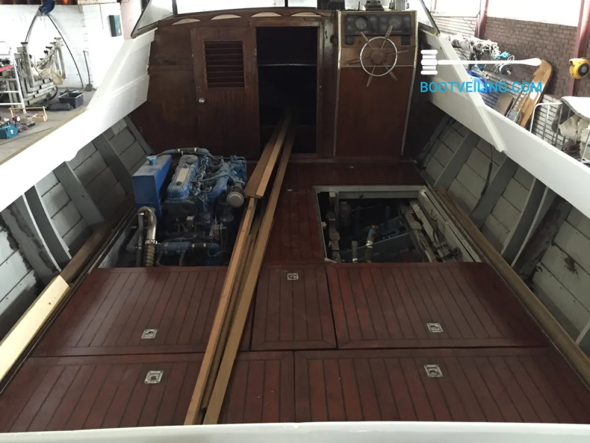 Wood Motorboat Chris Craft Cutlass 26 Cavalier