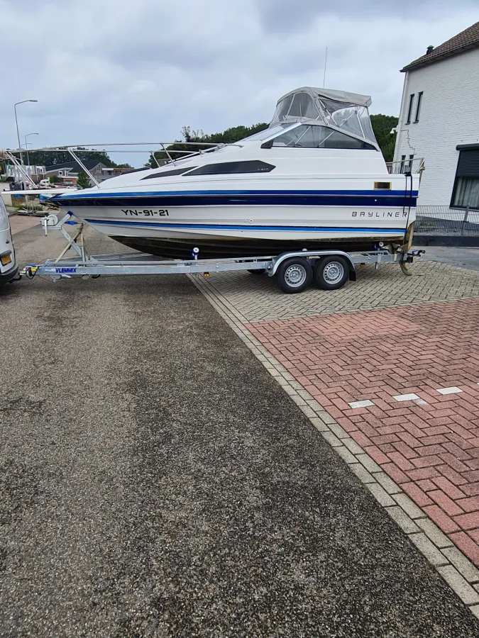 Polyester Motorboat Bayliner Ciera Sunbridge