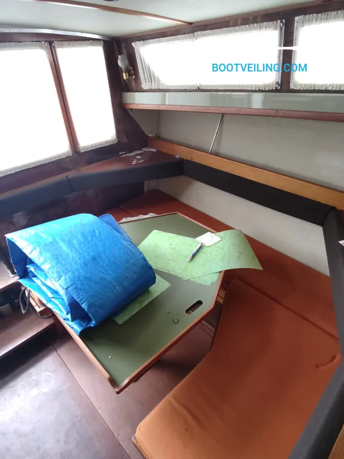 Polyester Motorboat Coronet Oceanfarer Wing