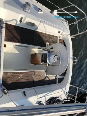 Polyester Sailboat Beneteau Oceanis 350 Photo 18