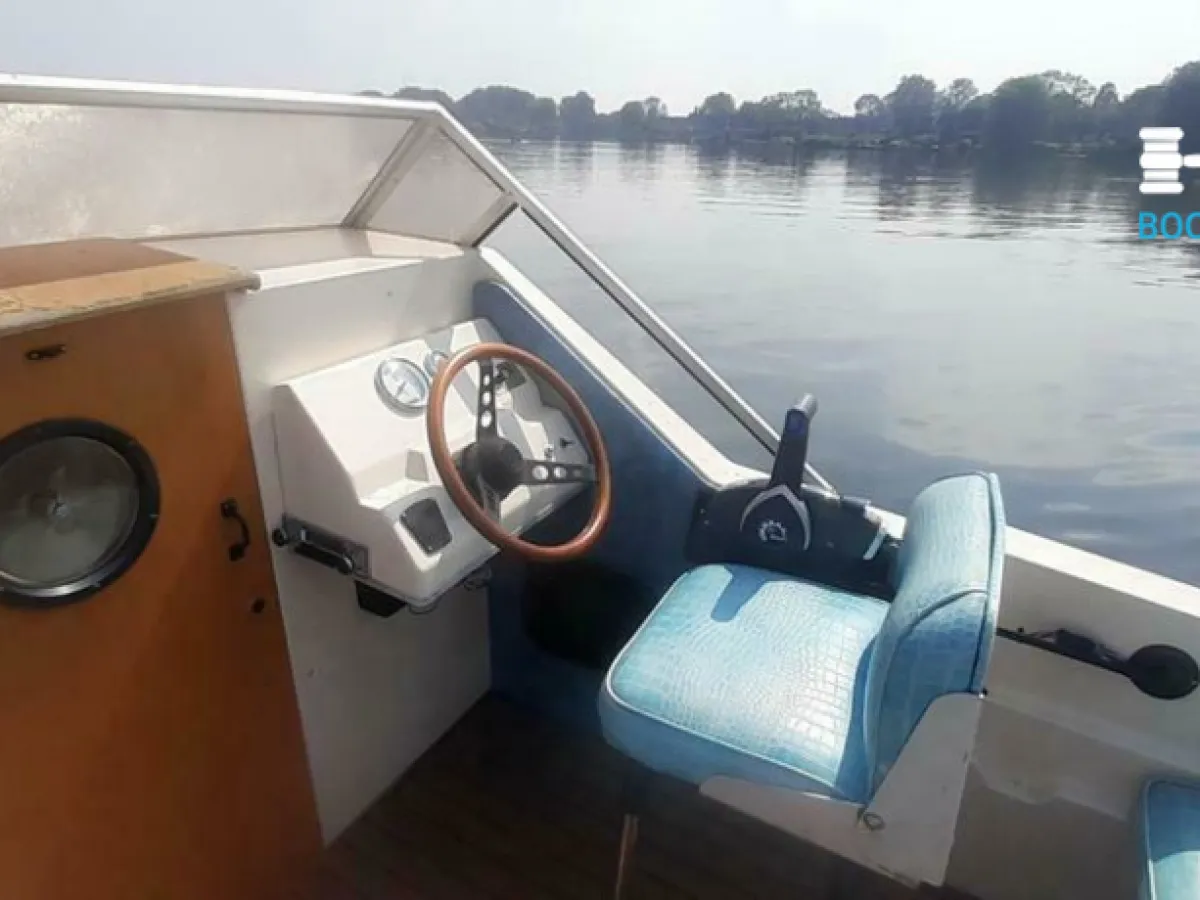 Polyester Speedboat Gobbi 499