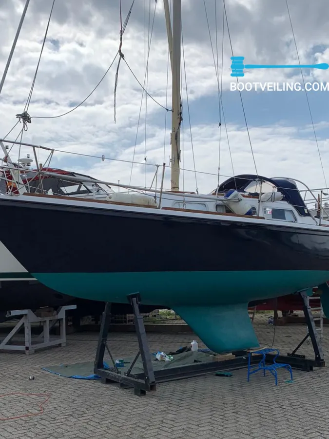 Polyester Sailboat Jaguar 27