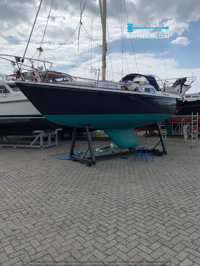 Polyester Sailboat Jaguar 27