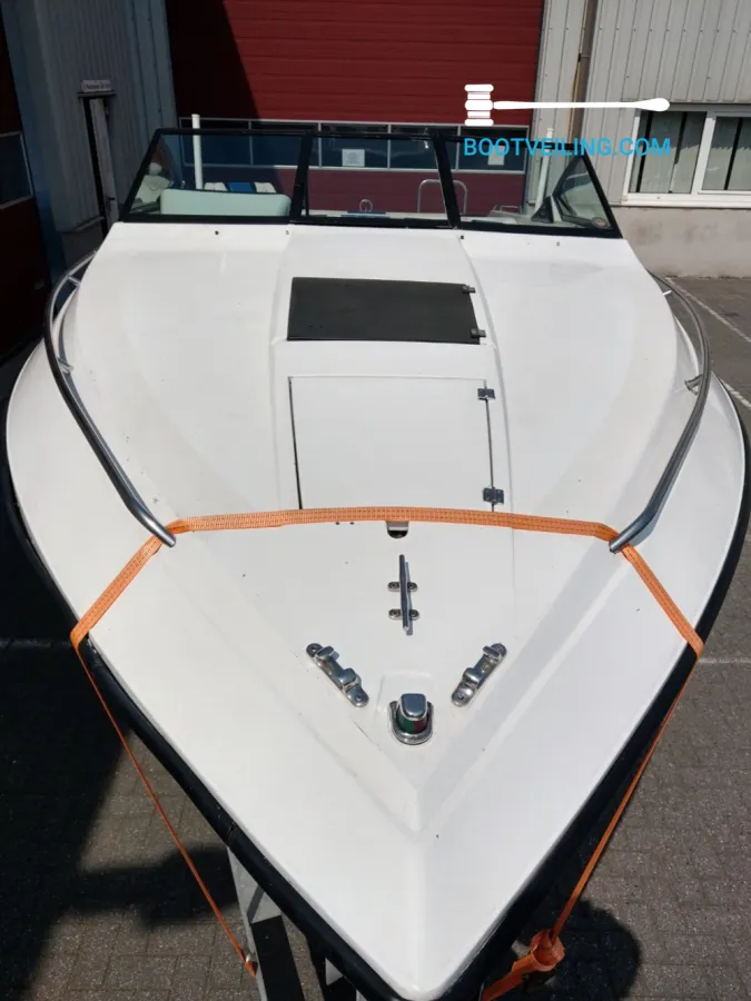 Polyester Speedboat Wellcraft 222 XL