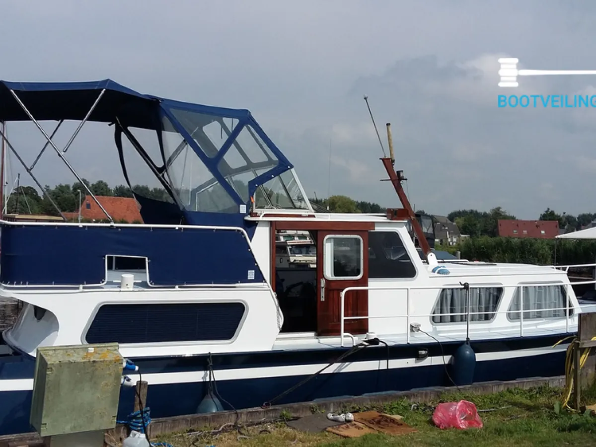 Steel Motorboat Cascaruda 1070