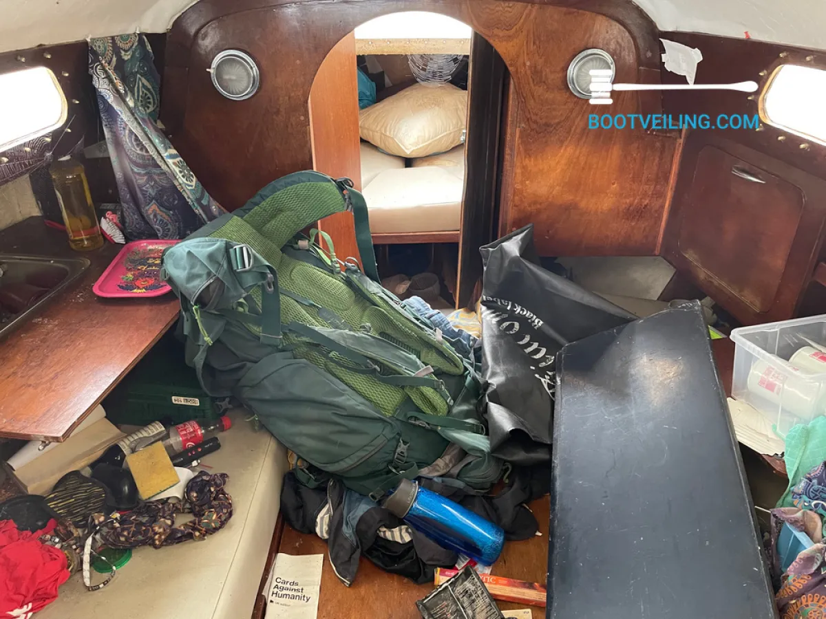 Polyester Budgetboat Cabin sailboat 700