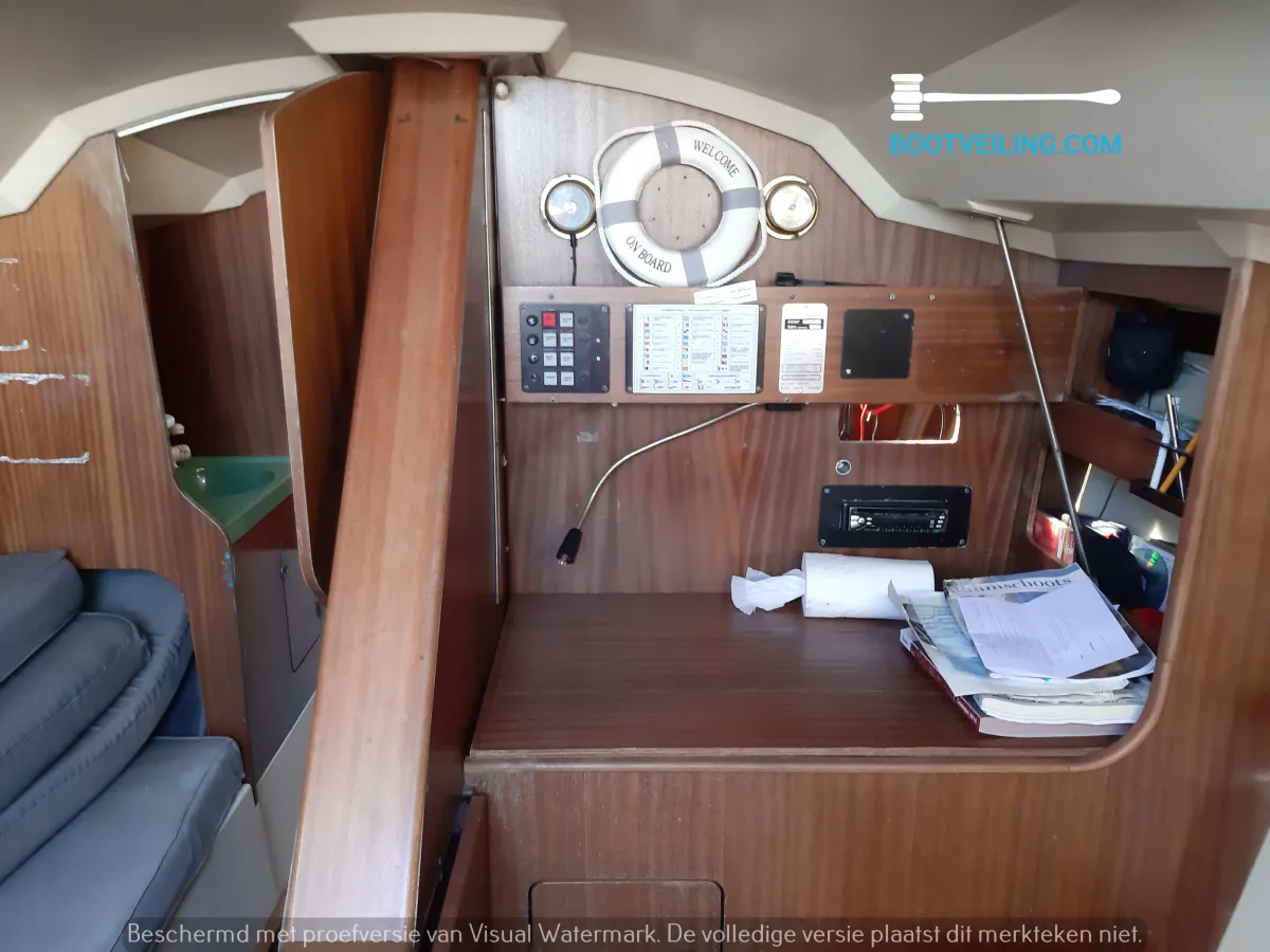 Polyester Sailboat Etap 26