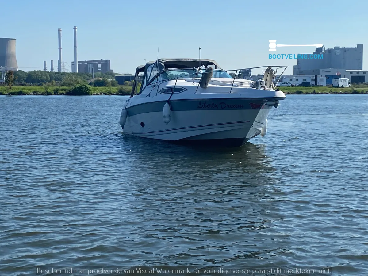 Polyester Speedboat Regal 265 Commodore