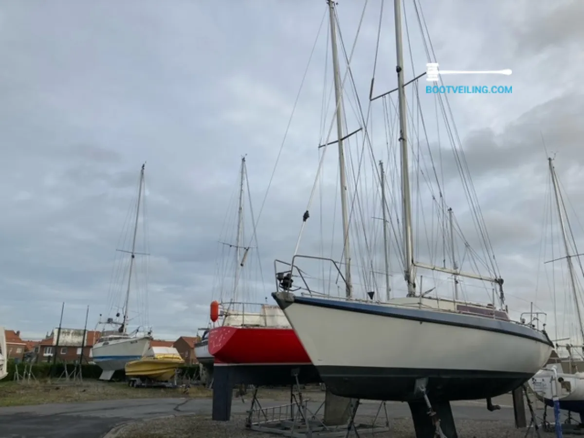 Polyester Sailboat Etap 28