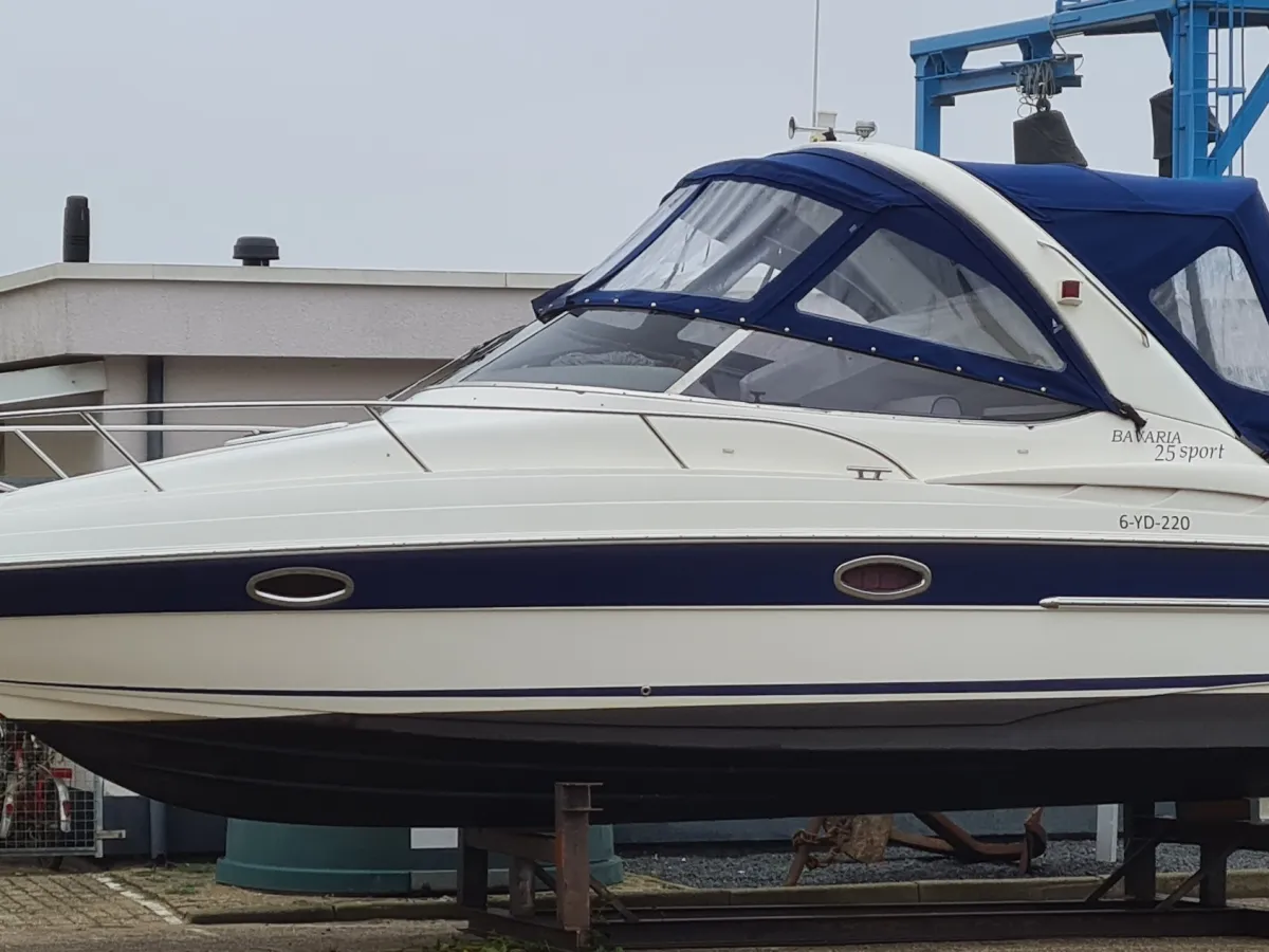 Polyester Speedboat Bavaria 25 Sport