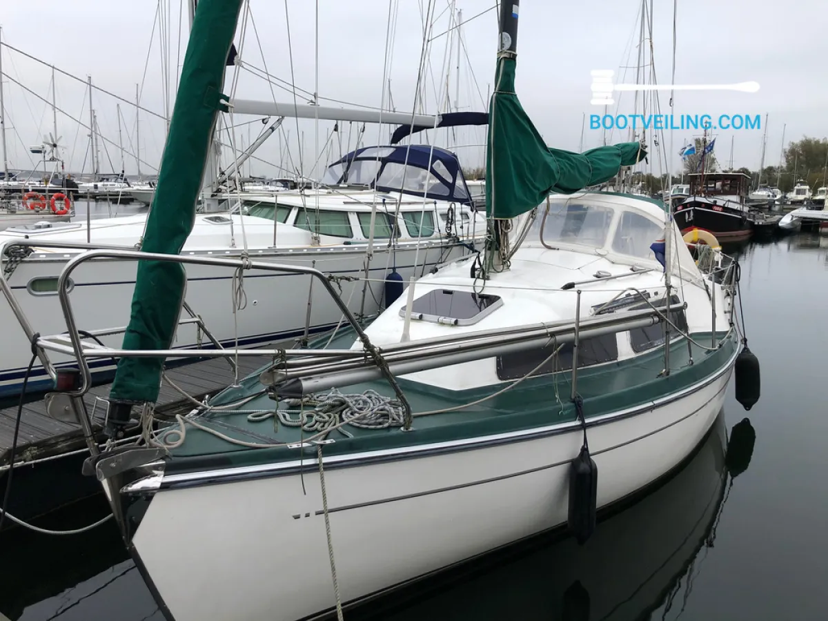 Polyester Sailboat Compromis 850