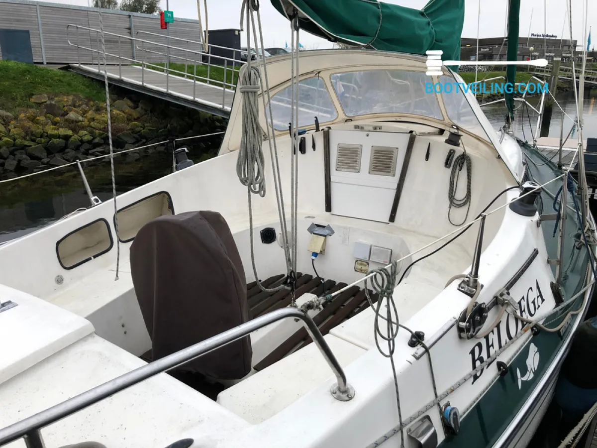 Polyester Sailboat Compromis 850