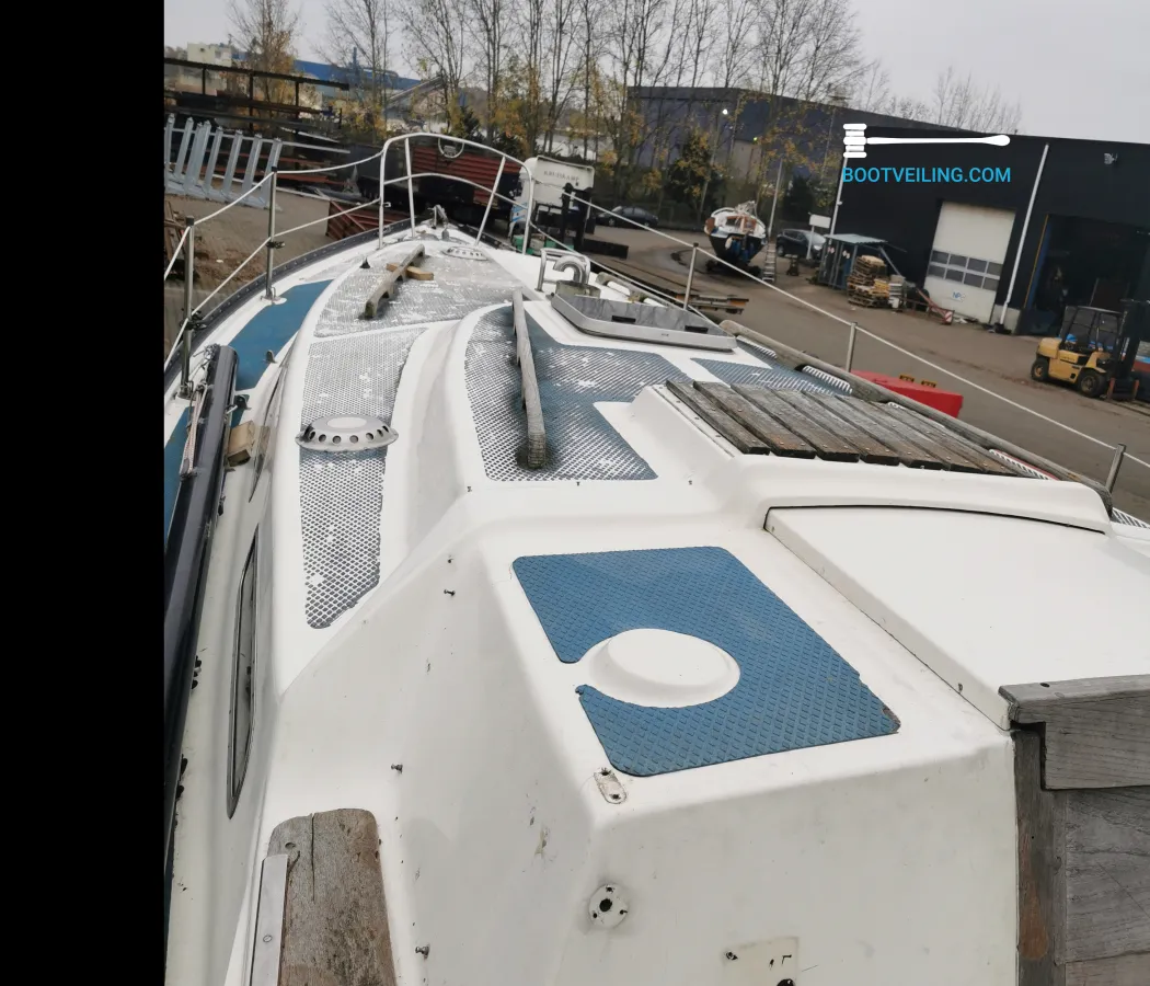 Polyester Sailboat Grampian 2-34