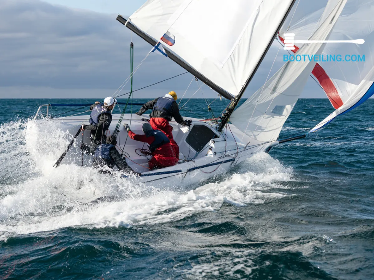 Composite Sailboat MXboats 700