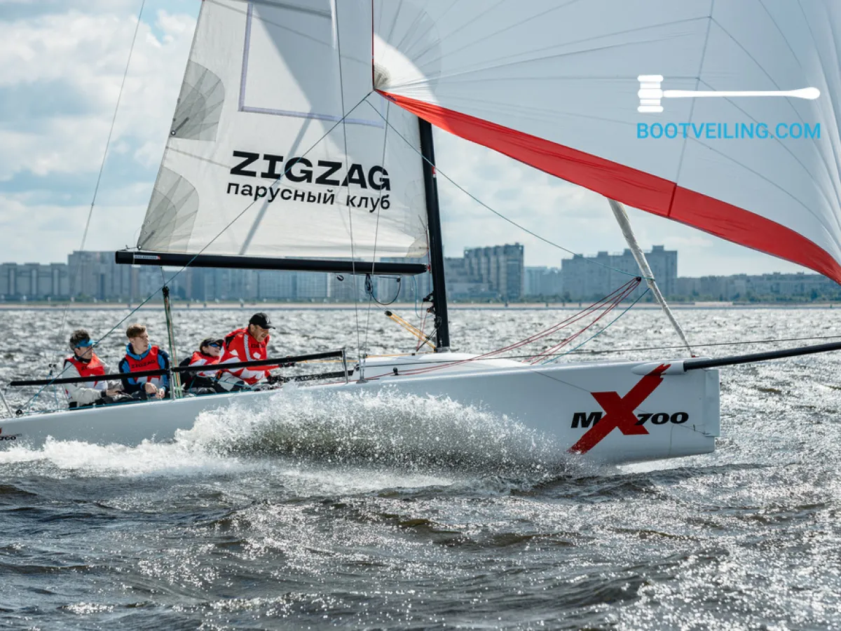 Composite Sailboat MXboats 700