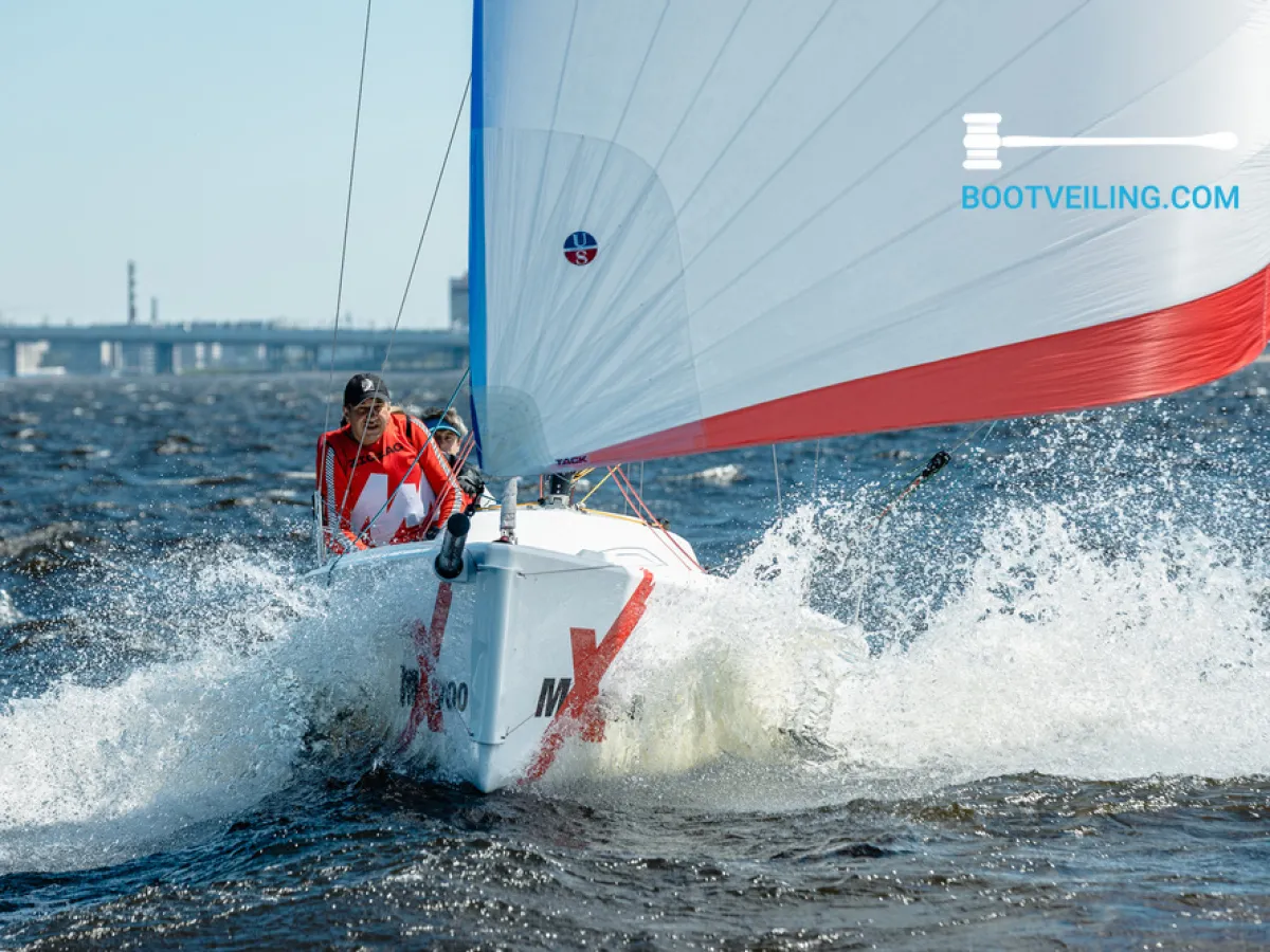 Composite Sailboat MXboats 700