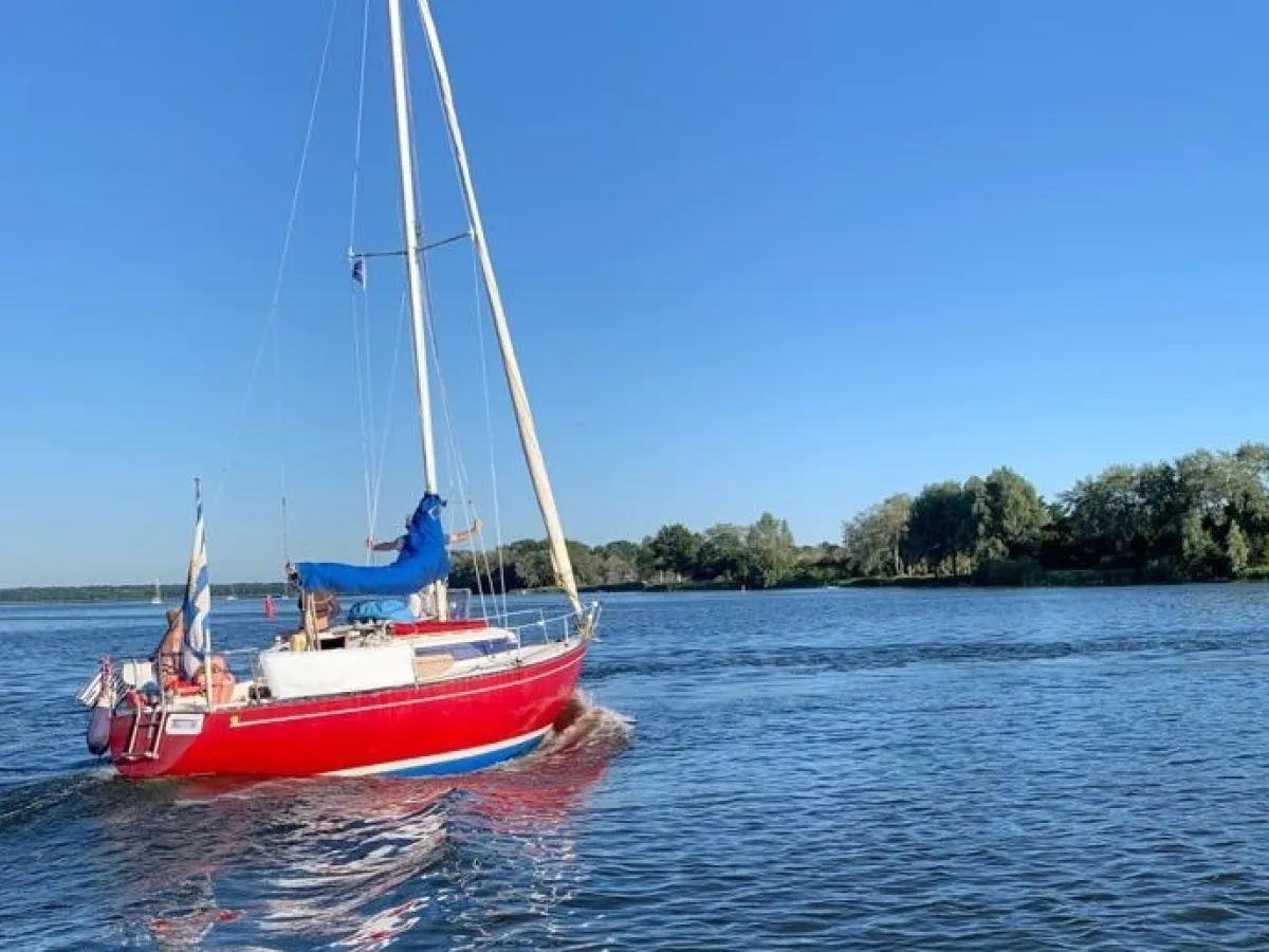 Polyester Sailboat Standfast Loper 820