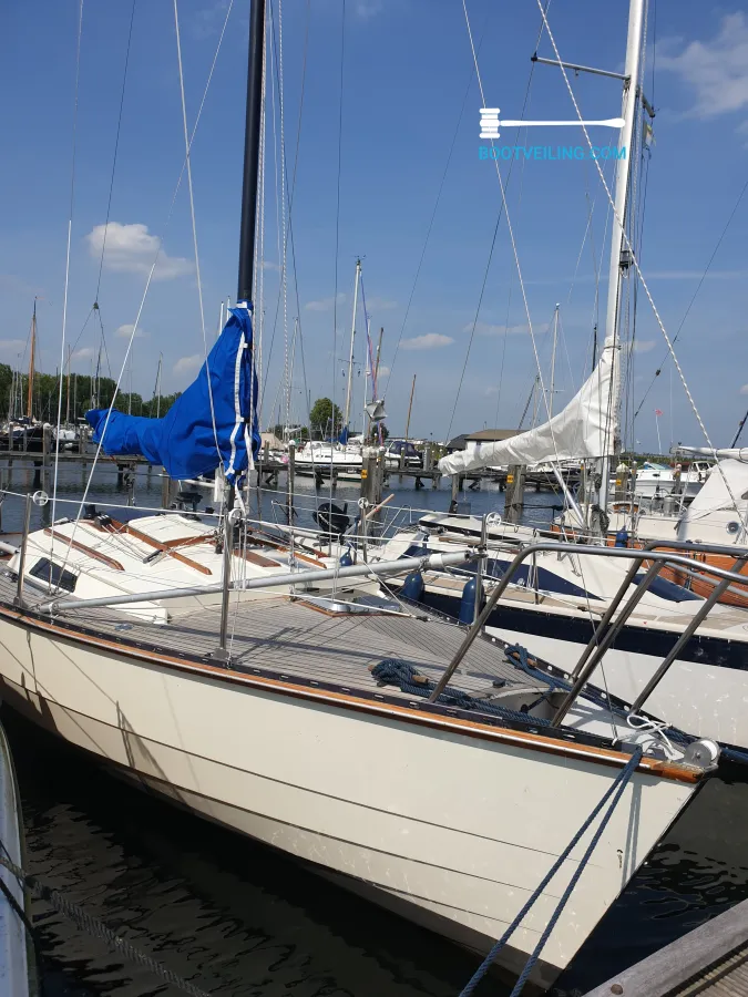 Wood Sailboat Waarschip 660