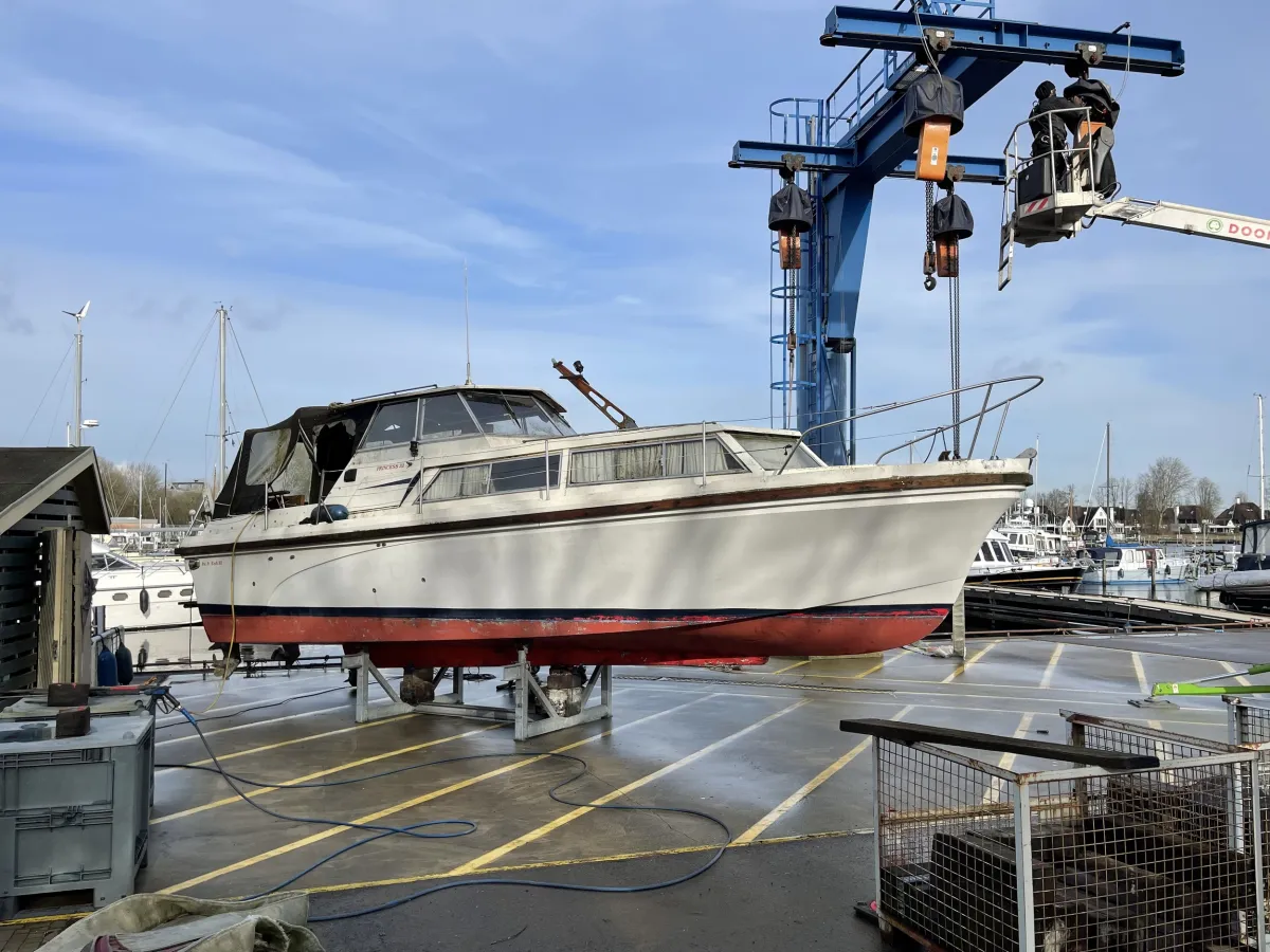 Polyester Motorboat Princess 32