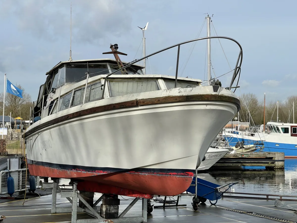 Polyester Motorboat Princess 32