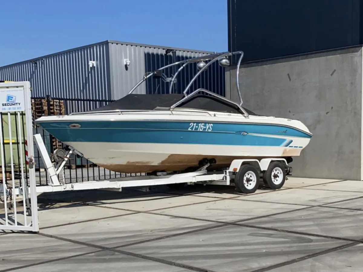 Polyester Speedboat Sea Ray 200