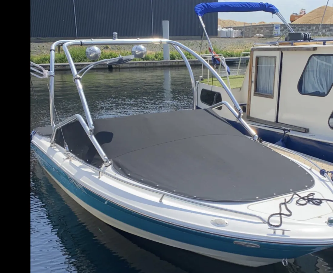 Polyester Speedboat Sea Ray 200