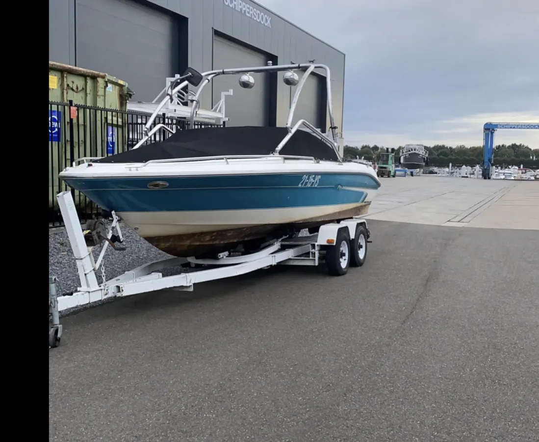 Polyester Speedboat Sea Ray 200