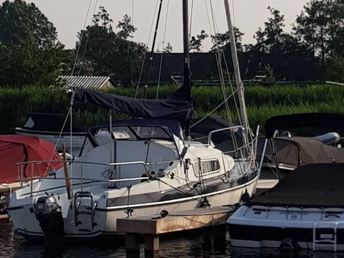 Polyester Sailboat Compromis 720