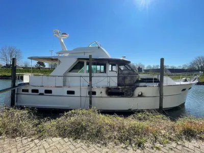 Polyester Motorboat Hatteras 53 Flybridge Photo 1