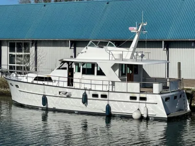 Polyester Motorboat Hatteras 53 Flybridge Photo 2