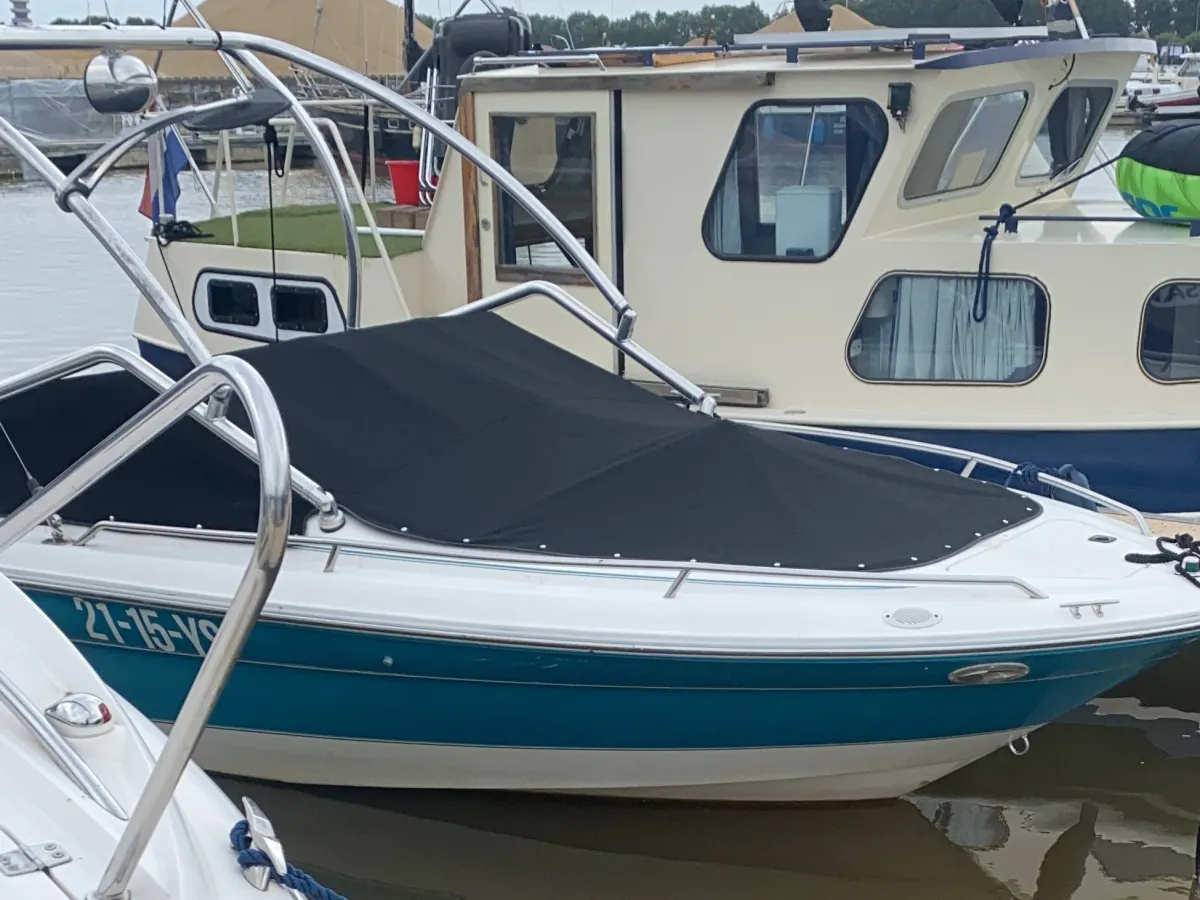 Polyester Speedboat Sea Ray 200