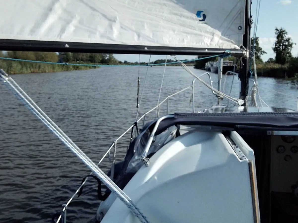 Polyester Sailboat Compromis 720