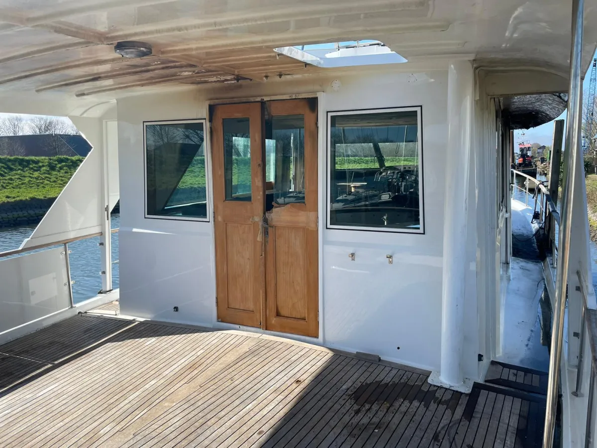 Polyester Motorboat Hatteras 53 Flybridge