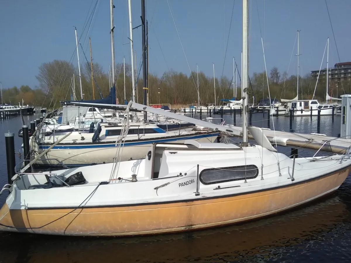 Polyester Sailboat Pandora 700