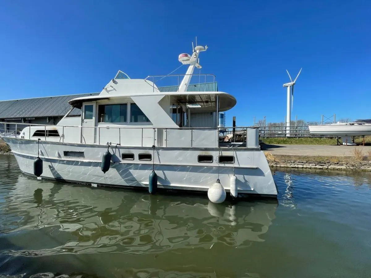 Polyester Motorboat Hatteras 53 Flybridge