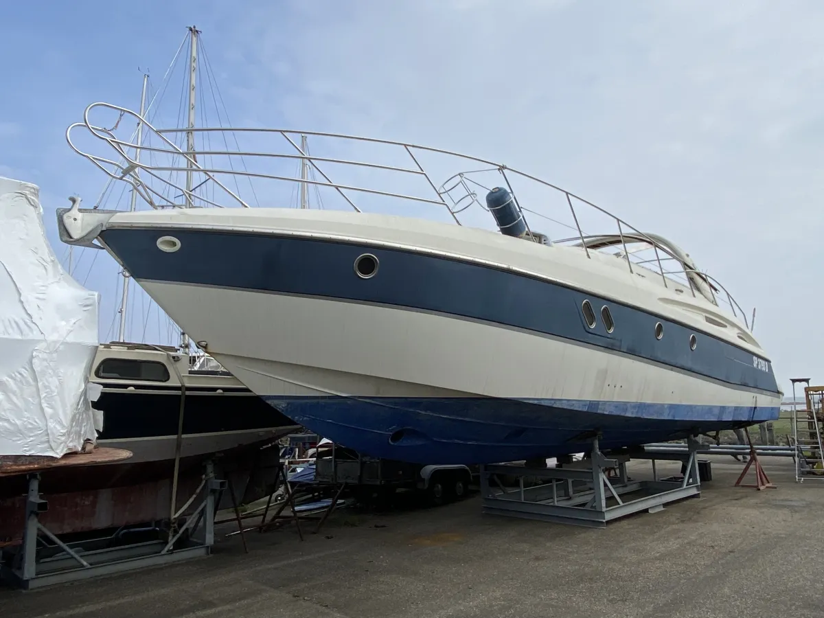 Polyester Motorboat One Off 47 Méditerranée